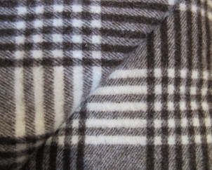 Spanish Wool Manta Checked Detail