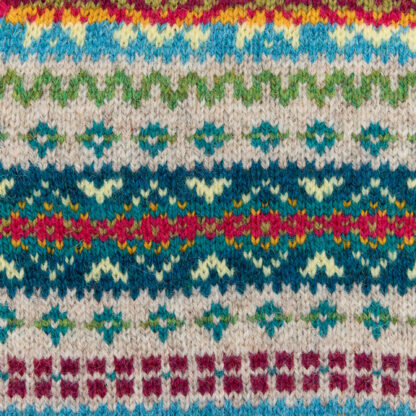 The Sissinghurst Womens Shetland Wool Fair Isle Cardigan Detail 4