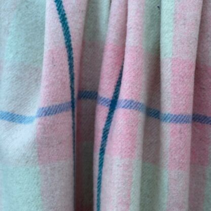 Old Welsh Blanket Plaid WP189 Detail