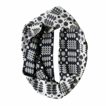 Welsh Tapestry Big loop scarf Ecru Anthracite Grey Web