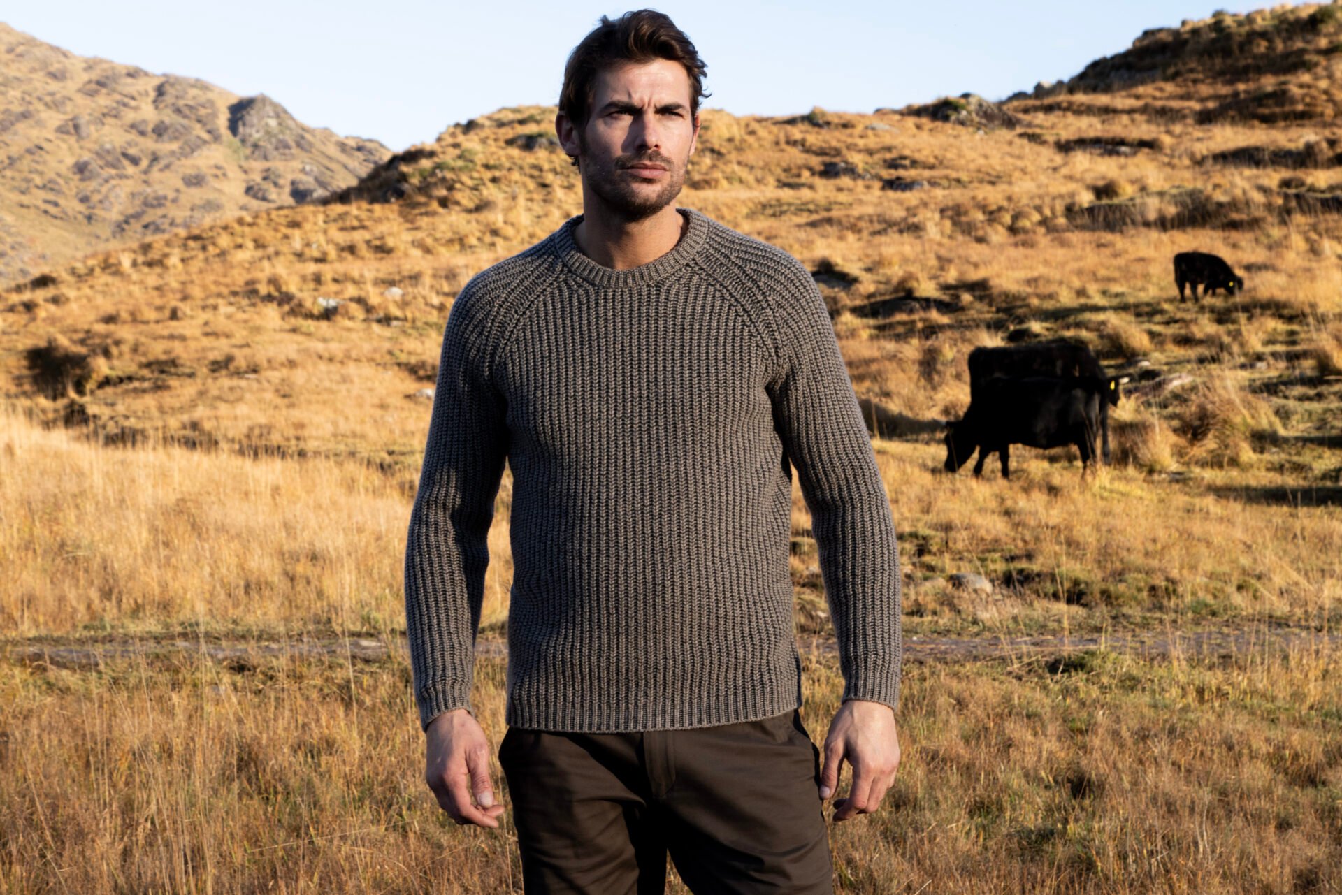 Mens Raglan Crew Neck Ribbed Cashmere and Merino Wool Jumper Clay Charcoal