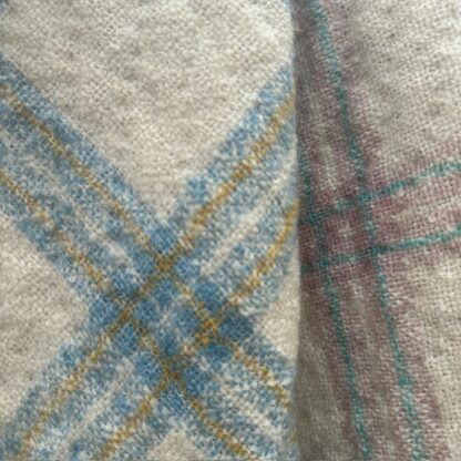 Old Welsh Blanket Narrow Loom NL81 Detail 4