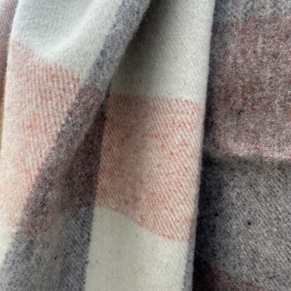 Old Welsh Blanket Narrow Loom NL106 Detail 2