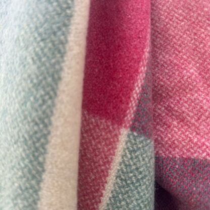 Old Welsh Blanket Plaid WP202 Detail 2
