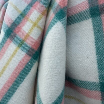 Old Welsh Blanket Plaid WP205 Detail